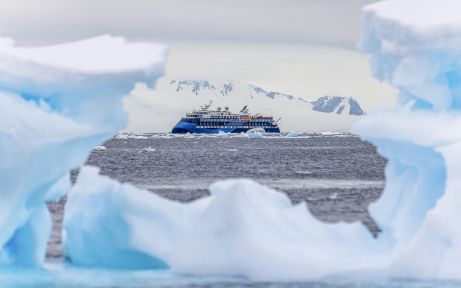 THE ULTIMATE ANTARCTICA EXPERIENCE